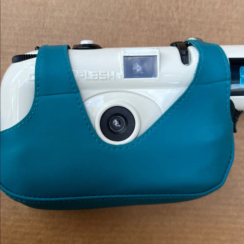 White Lomography Color Splash Camera 35mm w/ 2 Covers